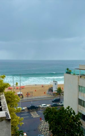 Apartamento à venda com 500m², 5 quartos e 3 vagas Apartamento à venda com 500m², 5 quartos e 3 vagasSala - vista para a praia