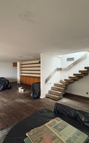 Apartamento à venda com 500m², 5 quartos e 3 vagas Apartamento à venda com 500m², 5 quartos e 3 vagasSala