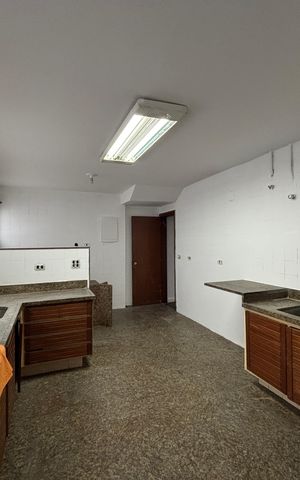 Apartamento à venda com 500m², 5 quartos e 3 vagas Apartamento à venda com 500m², 5 quartos e 3 vagasCozinha