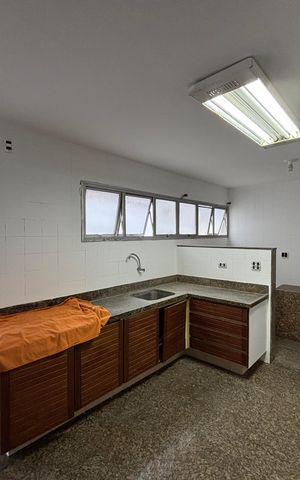 Apartamento à venda com 500m², 5 quartos e 3 vagas Apartamento à venda com 500m², 5 quartos e 3 vagasCozinha