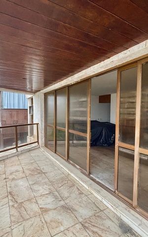 Apartamento à venda com 500m², 5 quartos e 3 vagas Apartamento à venda com 500m², 5 quartos e 3 vagasVaranda da sala