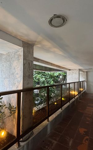 Apartamento à venda com 500m², 5 quartos e 3 vagas Apartamento à venda com 500m², 5 quartos e 3 vagasÁrea comum - varanda do salão de festas