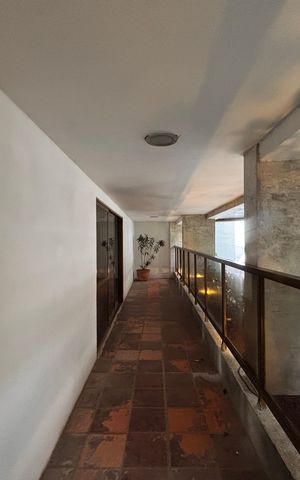 Apartamento à venda com 500m², 5 quartos e 3 vagas Apartamento à venda com 500m², 5 quartos e 3 vagasÁrea comum - varanda do salão de festas
