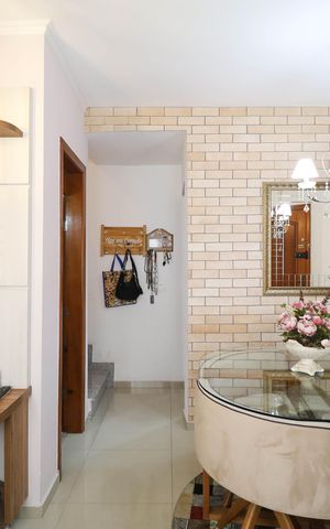 Casa de condomínio à venda com 140m², 3 quartos e 2 vagas