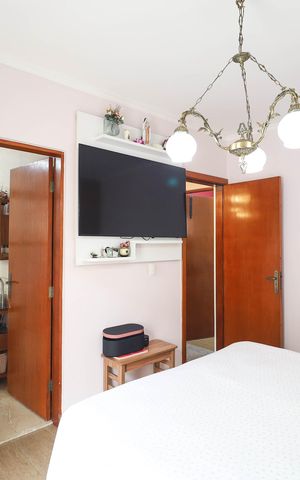 Casa de condomínio à venda com 140m², 3 quartos e 2 vagas