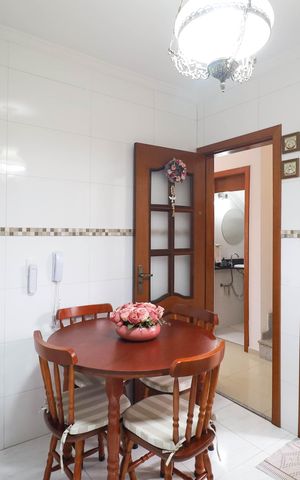 Casa de condomínio à venda com 140m², 3 quartos e 2 vagas