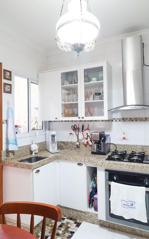 Casa de condomínio à venda com 140m², 3 quartos e 2 vagas