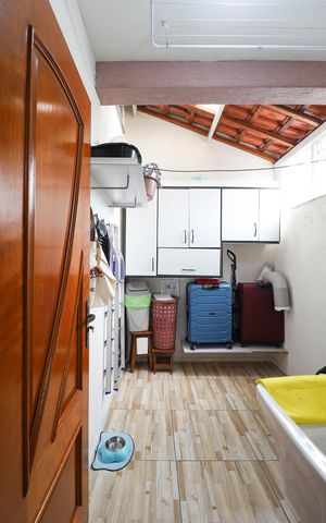 Casa de condomínio à venda com 140m², 3 quartos e 2 vagas