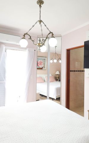 Casa de condomínio à venda com 140m², 3 quartos e 2 vagas