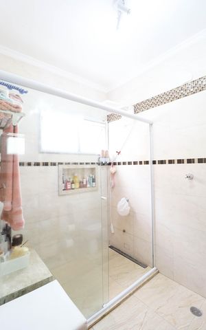 Casa de condomínio à venda com 140m², 3 quartos e 2 vagas