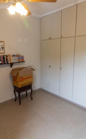 Casa de condomínio à venda com 421m², 4 quartos e 4 vagas Casa de condomínio à venda com 421m², 4 quartos e 4 vagasQUARTO 2