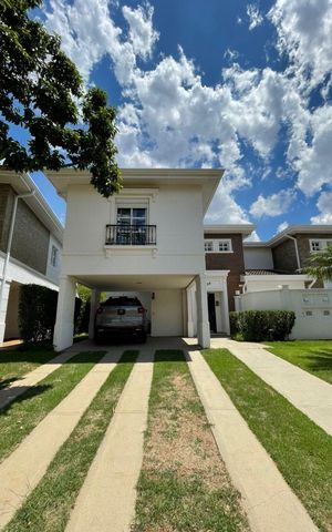 Casa de condomínio para alugar com 198m², 3 quartos e 4 vagas Casa de condomínio para alugar com 198m², 3 quartos e 4 vagasFachada