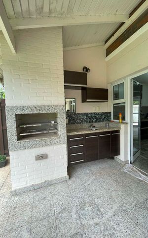 Casa de condomínio para alugar com 198m², 3 quartos e 4 vagas Casa de condomínio para alugar com 198m², 3 quartos e 4 vagasÁrea externa