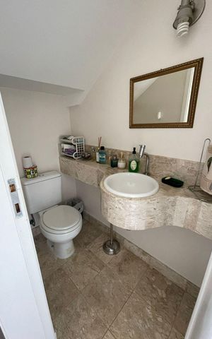 Casa de condomínio para alugar com 198m², 3 quartos e 4 vagas Casa de condomínio para alugar com 198m², 3 quartos e 4 vagasBanheiro