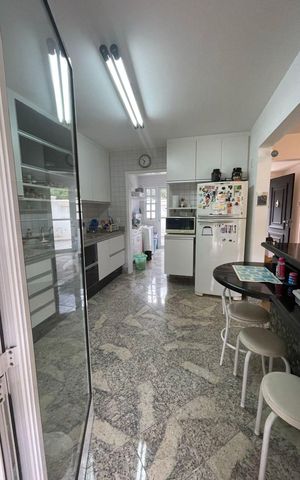 Casa de condomínio para alugar com 198m², 3 quartos e 4 vagas Casa de condomínio para alugar com 198m², 3 quartos e 4 vagasCozinha
