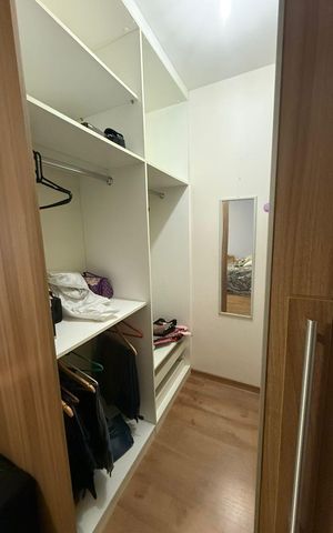 Casa de condomínio para alugar com 198m², 3 quartos e 4 vagas Casa de condomínio para alugar com 198m², 3 quartos e 4 vagasCloset
