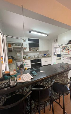 Casa de condomínio para alugar com 198m², 3 quartos e 4 vagas Casa de condomínio para alugar com 198m², 3 quartos e 4 vagasCozinha