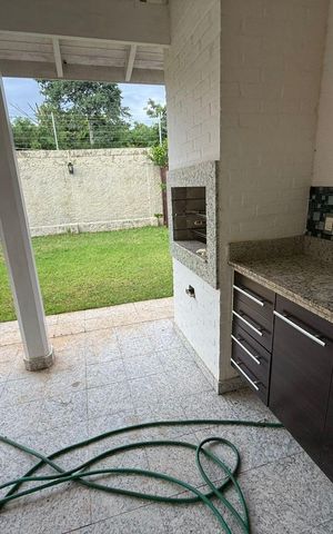 Casa de condomínio para alugar com 198m², 3 quartos e 4 vagas Casa de condomínio para alugar com 198m², 3 quartos e 4 vagasÁrea externa