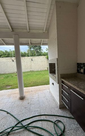 Casa de condomínio para alugar com 198m², 3 quartos e 4 vagas Casa de condomínio para alugar com 198m², 3 quartos e 4 vagasÁrea externa