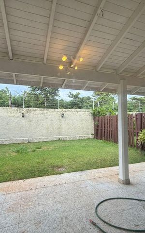 Casa de condomínio para alugar com 198m², 3 quartos e 4 vagas Casa de condomínio para alugar com 198m², 3 quartos e 4 vagasÁrea externa