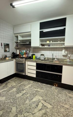 Casa de condomínio para alugar com 198m², 3 quartos e 4 vagas Casa de condomínio para alugar com 198m², 3 quartos e 4 vagasCozinha