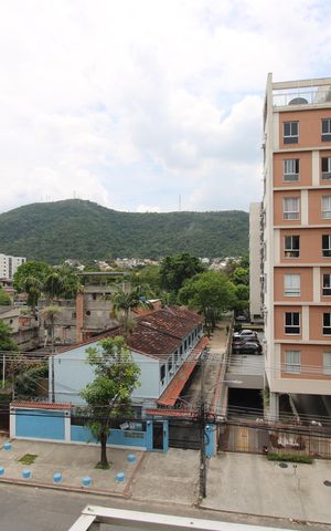 Apartamento à venda com 69m², 2 quartos e 1 vagaSuíte - Vista