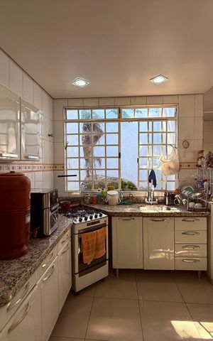 Casa à venda com 171m², 3 quartos e 4 vagas