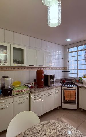 Casa à venda com 171m², 3 quartos e 4 vagas