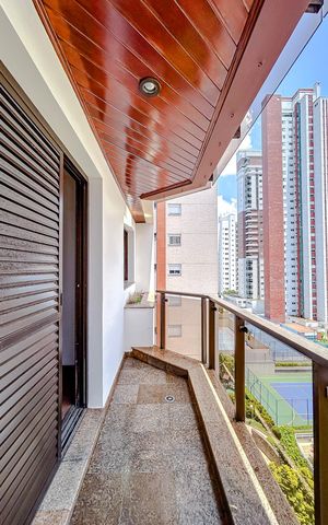 Apartamento à venda com 191m², 4 quartos e 3 vagasVaranda da Suíte 1