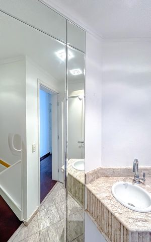 Apartamento à venda com 191m², 4 quartos e 3 vagasLavabo