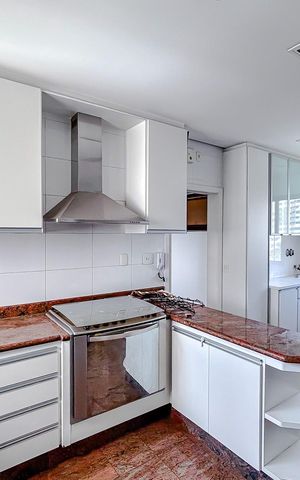 Apartamento à venda com 191m², 4 quartos e 3 vagasCozinha