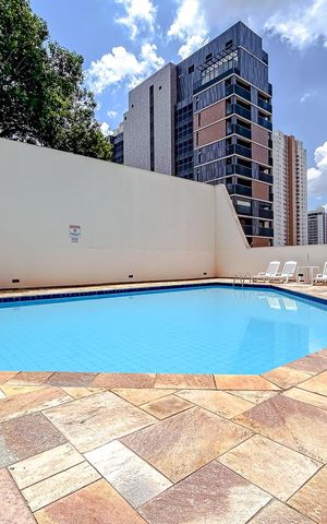 Apartamento à venda com 191m², 4 quartos e 3 vagasÁrea comum - Piscina