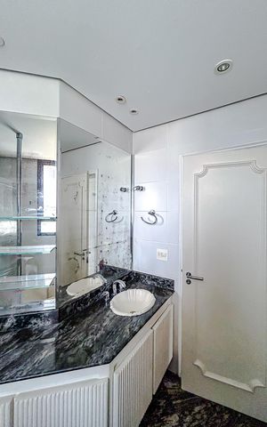Apartamento à venda com 191m², 4 quartos e 3 vagasBanheiro da Suíte 1