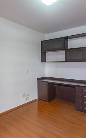 Apartamento à venda com 206m², 4 quartos e 3 vagas Apartamento à venda com 206m², 4 quartos e 3 vagasSuíte 2