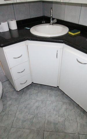 Casa para alugar com 289m², 3 quartos e 3 vagasBanheiro 2