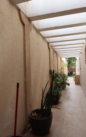 Casa à venda com 480m², 3 quartos e 4 vagasCorredor Lateral