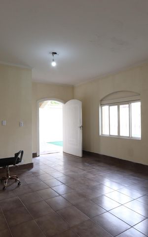 Casa à venda com 480m², 3 quartos e 4 vagasSalão
