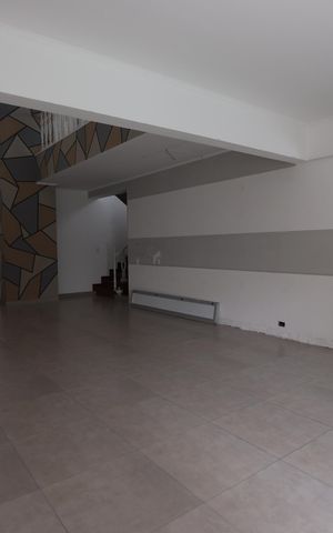 Casa à venda com 480m², 3 quartos e 4 vagasSala 1