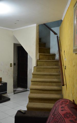 Casa à venda com 117m², 2 quartos e 2 vagasSala