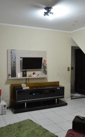 Casa à venda com 117m², 2 quartos e 2 vagasSala