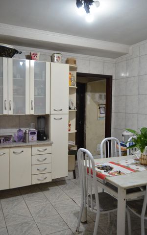 Casa à venda com 117m², 2 quartos e 2 vagasCozinha