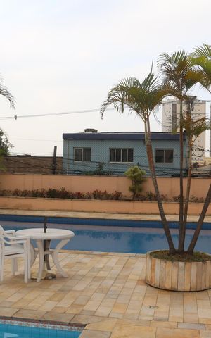 Apartamento à venda com 100m², 3 quartos e 2 vagasÁrea comum - Piscina
