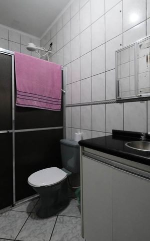 Casa à venda com 128m², 3 quartos e 3 vagasBanheiro 2