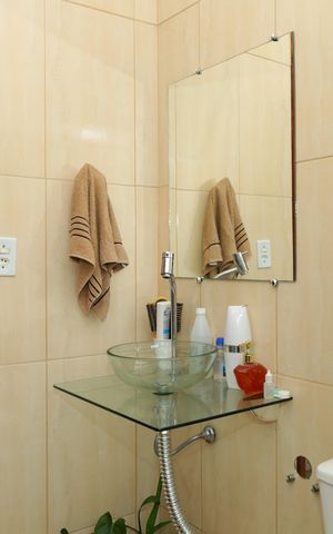 Casa à venda com 120m², 2 quartos e 2 vagasBanheiro 1