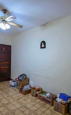 Casa à venda com 150m², 2 quartos e 2 vagasSala