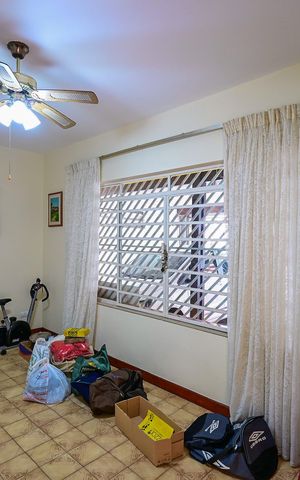 Casa à venda com 150m², 2 quartos e 2 vagasSala