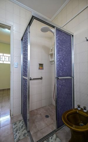 Casa à venda com 150m², 2 quartos e 2 vagasBanheiro