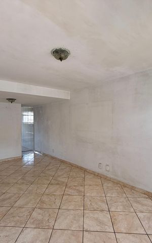 Casa para alugar com 120m², 2 quartos e sem vaga Casa para alugar com 120m², 2 quartos e sem vagaSala