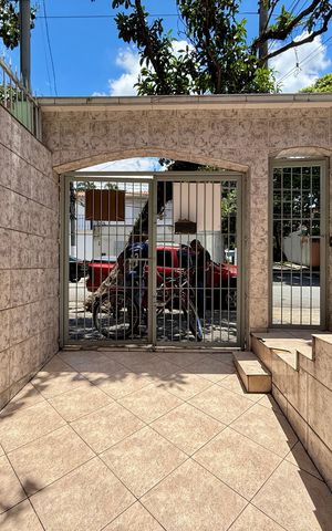 Casa para alugar com 120m², 2 quartos e sem vaga Casa para alugar com 120m², 2 quartos e sem vagaGaragem