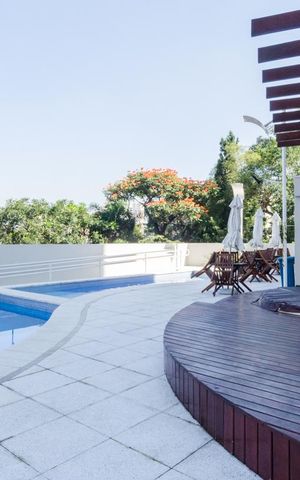 Apartamento à venda com 114m², 2 quartos e 2 vagas Apartamento à venda com 114m², 2 quartos e 2 vagasÁrea comum - Piscina